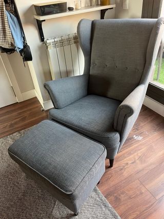 Poltrona e poggiapiedi Ikea Strandmon