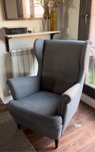 Poltrona e poggiapiedi Ikea Strandmon