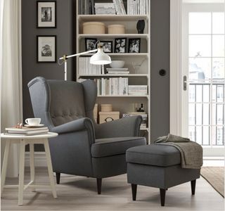 Poltrona e poggiapiedi Ikea Strandmon