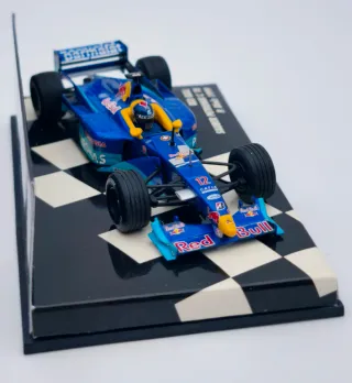 RED BULL SAUBER PETRONAS C 18 1999 1/43 MINICHAMPS