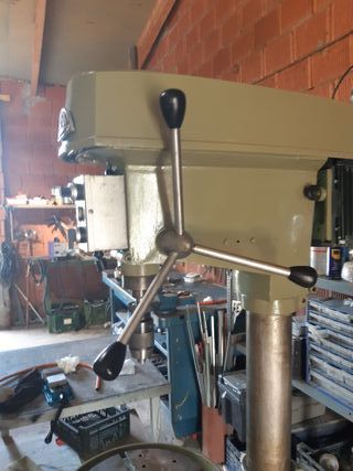 Taladro de columna B18