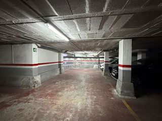 Garaje en venta en Centre en Castelldefels