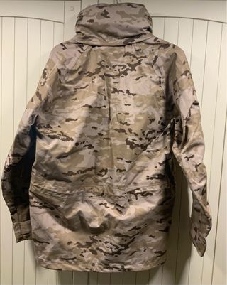 Chaquetón  pixelado árido intemperie con capucha