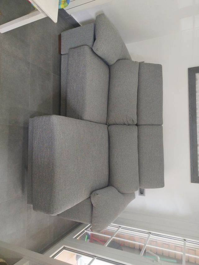 Sofá 3 plazas gris tela perfecto estado.