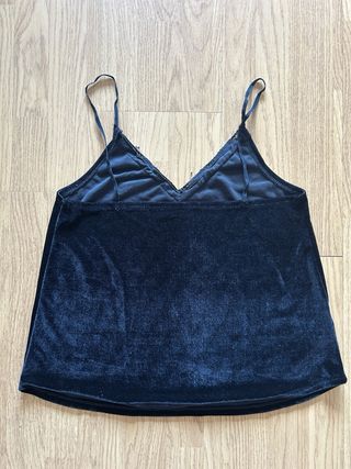 Camiseta tirantes negra gamuza