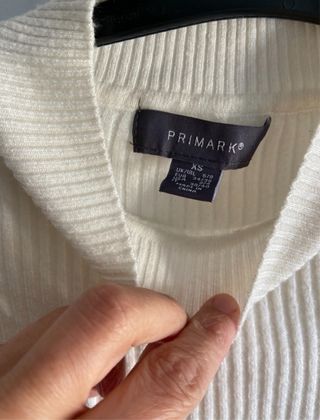 Jersey Primark cuello alto canalé blanco