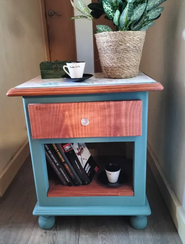 OFERTA! MUEBLE AUXILIAR O MESITA DE MADERA MACIZA