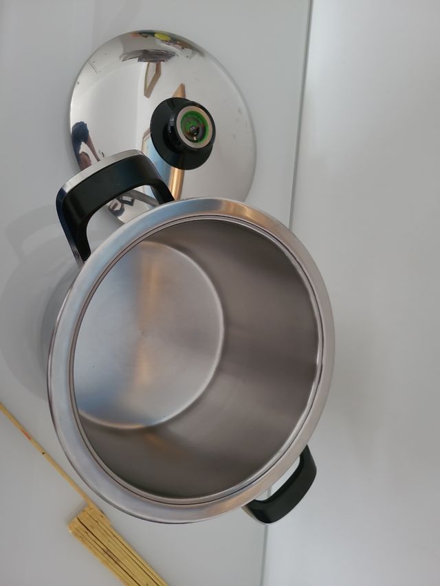 Pentola AMC diametro 24cm alta 19cm