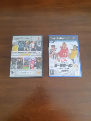Giochi PS2: FIFA Football 2004 e Platinum