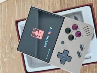 Consola Miyoo Mini + Beige y mSD Lexar con Onion
