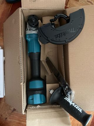 Radial Makita DGA511Z 125mm (5) 18V