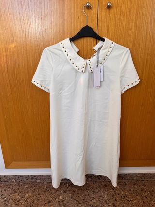 Vestido Rinascimento blanco con tachuelas