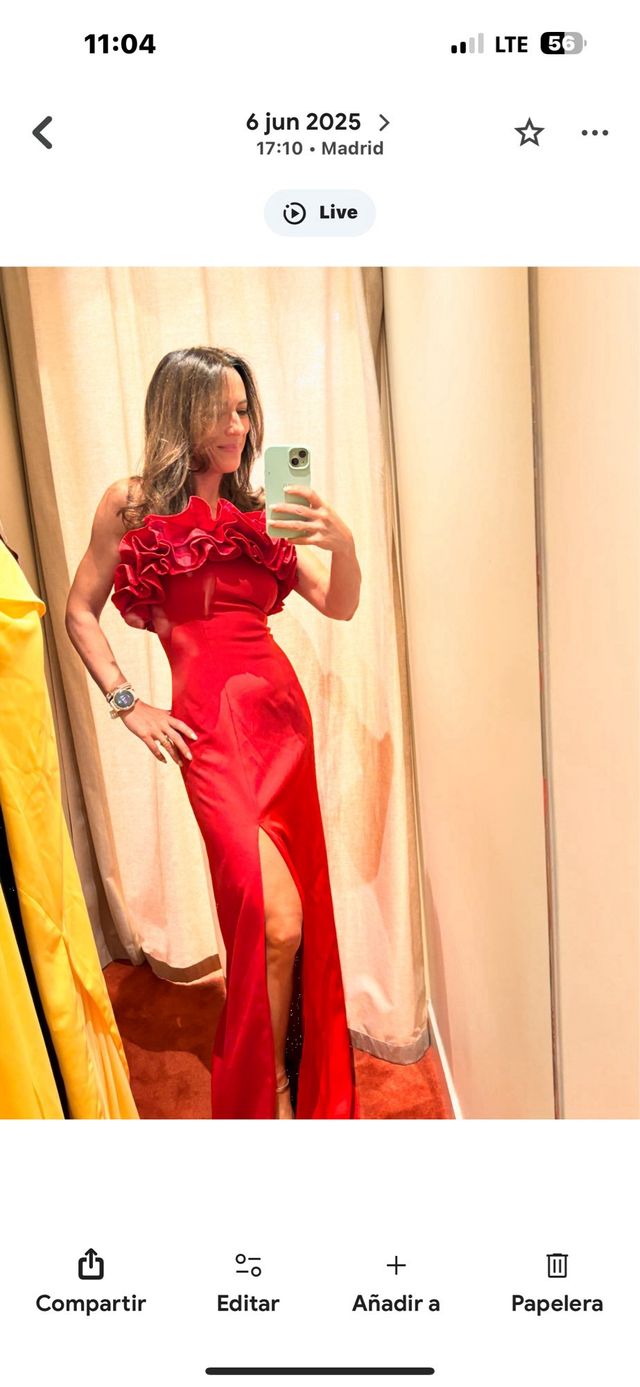 Abito da festa rosso con volant