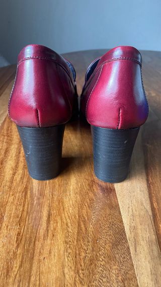 Mocasines de tacón rojo Burdeos