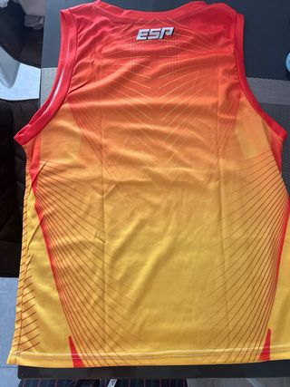 Camiseta deportiva Joma España M
medidas en fotos