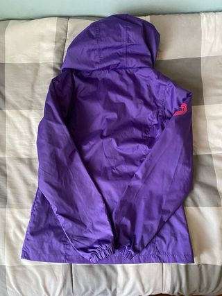 Chaqueta Quechua Morada y Roja