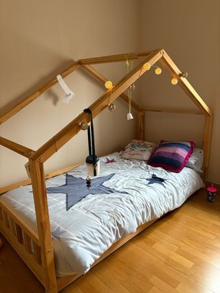 Cama Montessori tipo casita madera