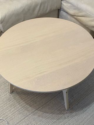Mesa redonda Ikea beige madera