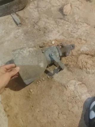 Lámpara industrial antigua para restaurar