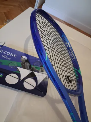 Raqueta Yonex Ezone Tour 98