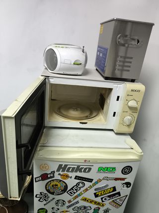 Microondas y Frigorífico Pequeño