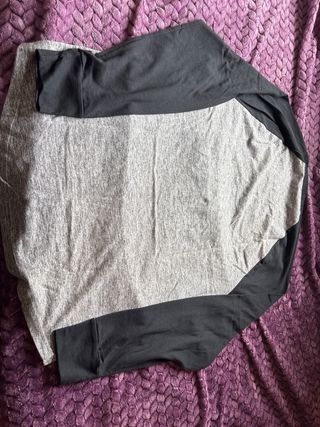 Camiseta Hollister Manga Larga Gris y Negra