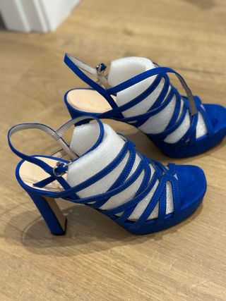Sandalias de tacón azul
