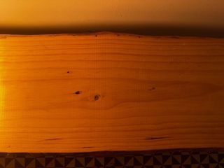 Banco de madera de pino natural