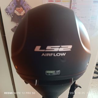 Casco de moto negro