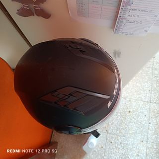 Casco de moto negro