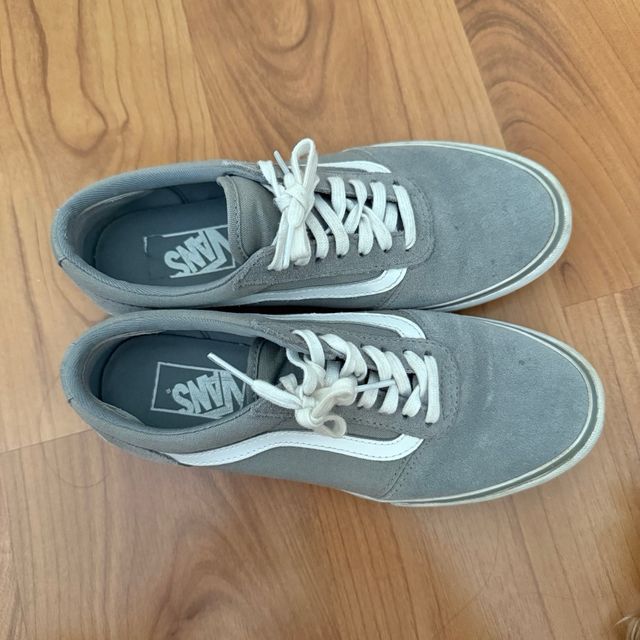 Vans grises bajas