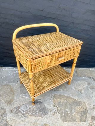 Tavolino in bambù e vimini