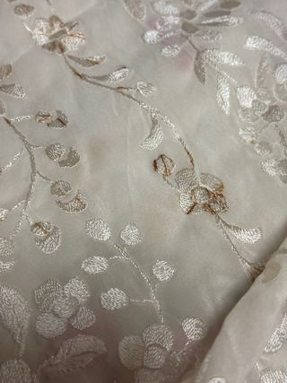 Mantón de Manila de seda bordado a mano