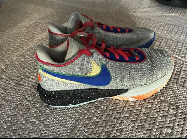 Nike Lebron XX Botas de Baloncesto Grises