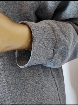 Sudadera ligera gris con capucha