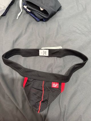 Tanga suspensorio hombre S negro/rojo