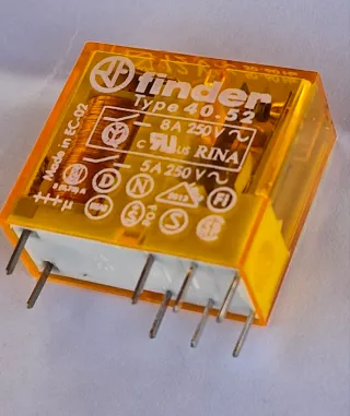 Relé Finder 40.52 (unidad 2 €)