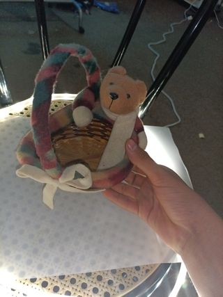 Cesto decorativo con orsetto