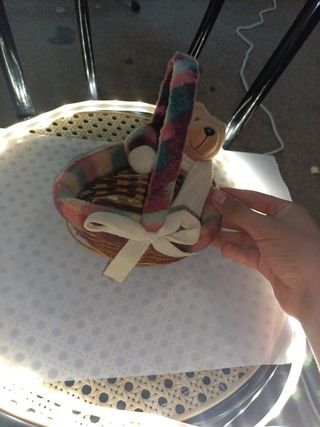 Cesto decorativo con orsetto