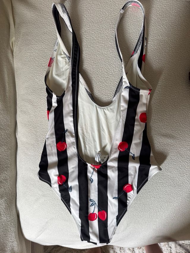 Bañador rayas y cerezas