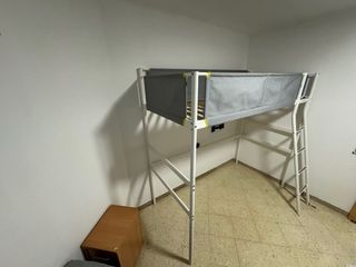 Cama alta Ikea Vitval 90x200 con colchón de regalo