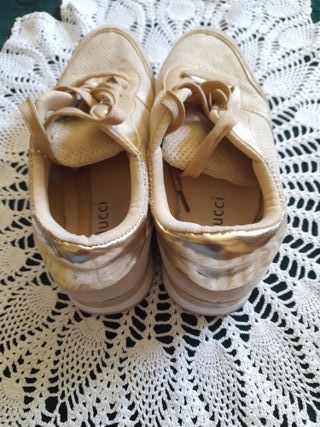 Zapatos mujer beige y dorado
