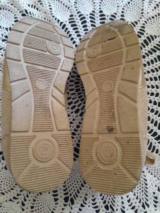 Zapatos mujer beige y dorado