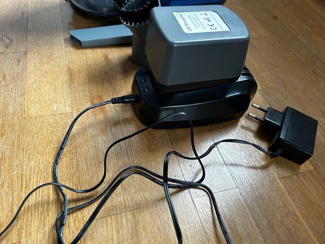 Aspirador escoba 29.6V HEPA. Orbegozo