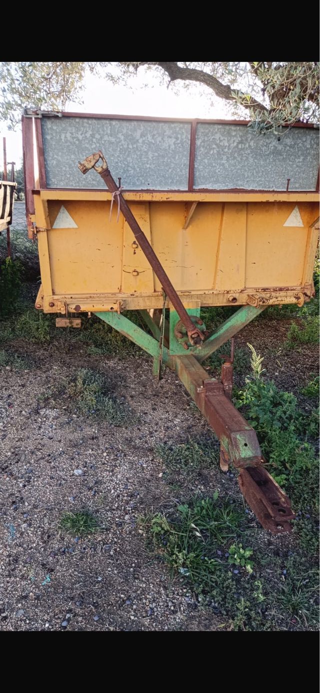 Remolque agrícola con papeles para tractor