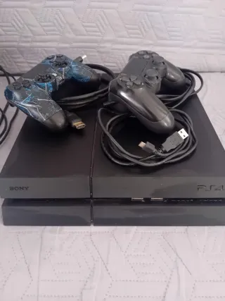 PlayStation 4 completa, buone condizioni