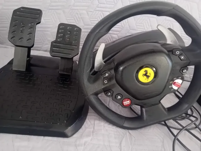 PlayStation 4 completa, buone condizioni