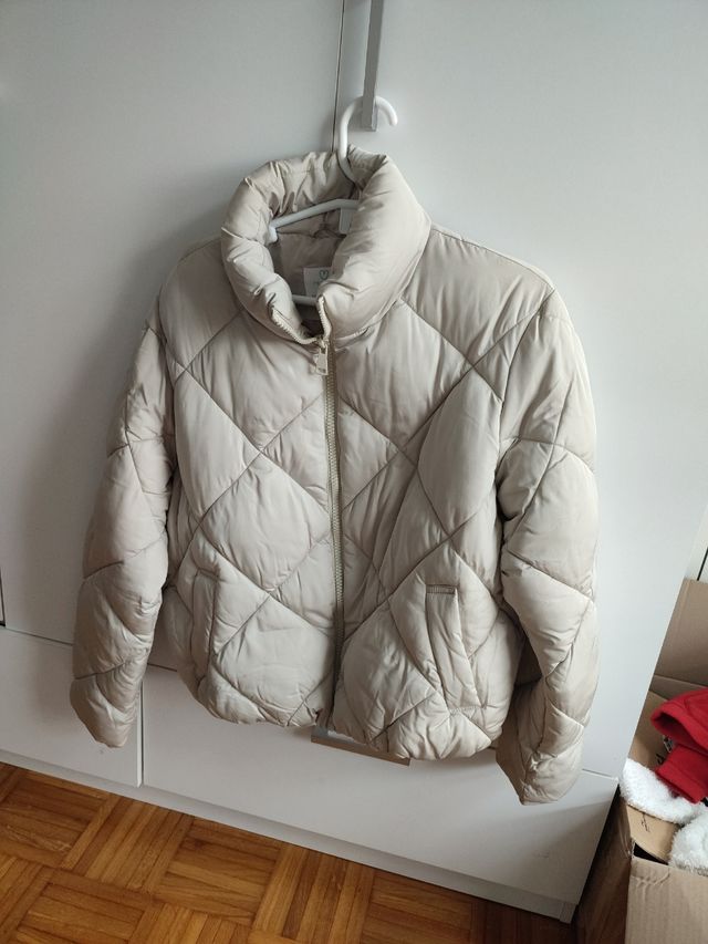 Abrigo acolchado beige