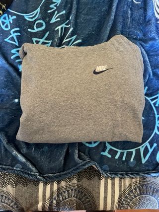 Sudadera Nike Gris con Capucha
TALLA XL NIÑO