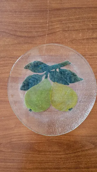 2 Piatti in vetro con decorazione di pere, vintage